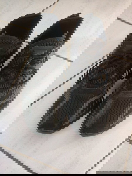 Γυναικεία αθλητικά παπούτσια adidas