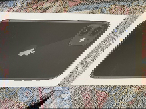 Кутия iPhone 11 Черна