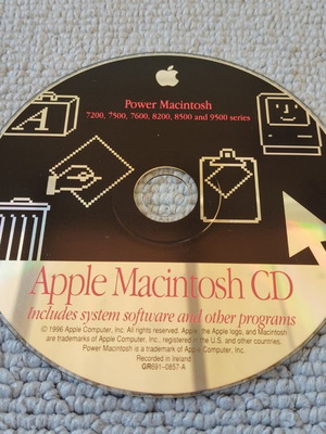 Apple vintage CD-ROM system and utility software PowerMacintosh 1996-7 like new