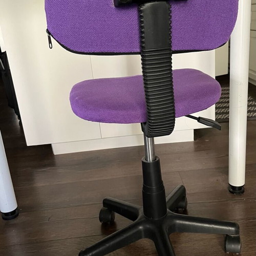 Children's office chair used, purple color with height adjustment