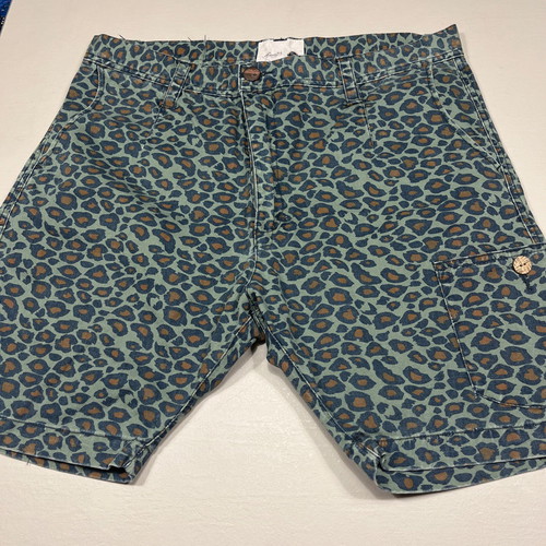 Humor shorts used, size 32