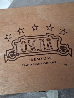 Wooden cigar box like new