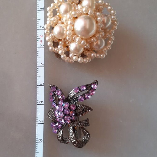 Vintage faux bijou set with pearl scarf clip and purple crystal brooch, like new