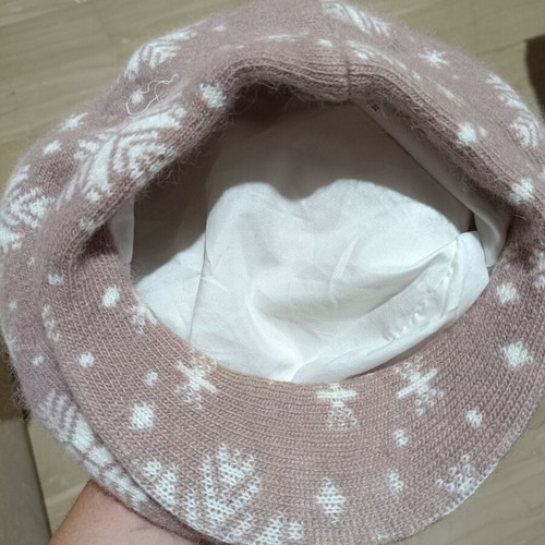 Hat like new, purple with white snowflakes, warm for winter