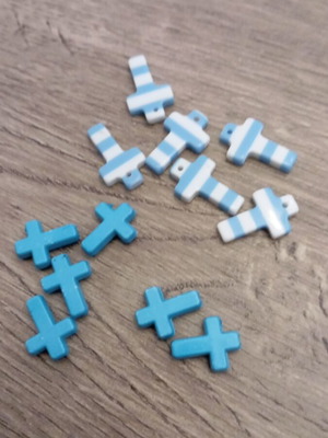 Acrylic crosses pack of 12 new