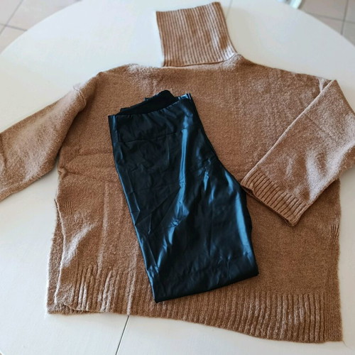 Celestino pullover used set and new leggings