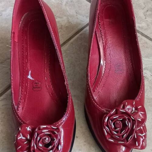 Red pumps used size 38 with 7cm thin heel
