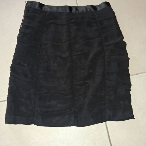Black women's skirt with satin waist like new