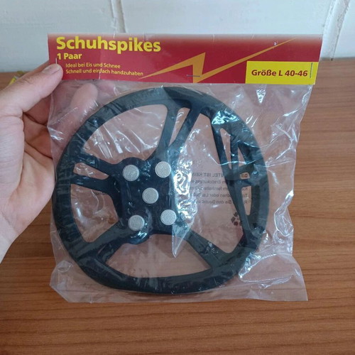 Anti-slip shoe spikes new, ideal for ice and snow