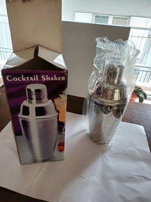 Неръждаем стоманен шейкър за коктейли нов, височина 20 см