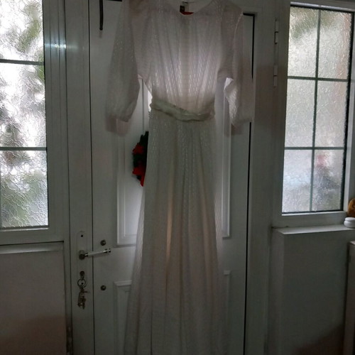 Maxi wedding dress white like new with satin belt