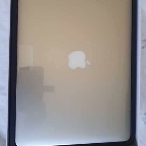 MacBook Air new, Intel Core i5, 8GB RAM, 128GB SSD, macOS