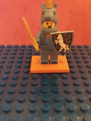 Lego Minifigure Series 18 Unicorn Guy 71021 like new