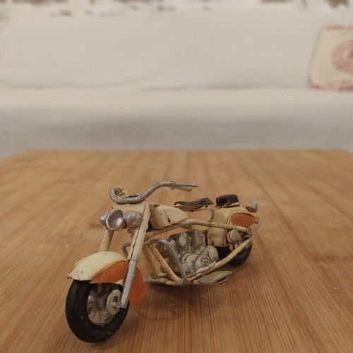Vintage metal decorative motorcycle miniature like new, white and orange