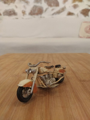 Vintage metal decorative motorcycle miniature like new, white and orange