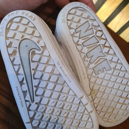 Nike athletic shoes size 25 like new, white