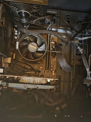 Gaming PC σαν καινούργιο με AMD Ryzen 5 2600G, Radeon RX550, 16GB RAM