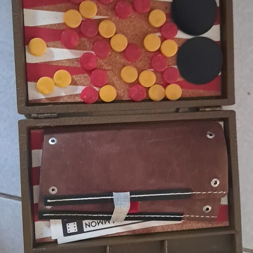 Backgammon like new, height 24 cm, width 17.5 cm