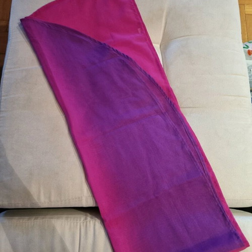 Two-tone scarf like new, pink and purple