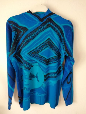 Long-sleeve blouse with small hole, size M, blue