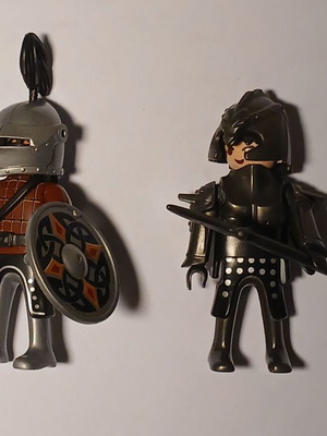 Playmobil 2 φιγούρες ιπποτών μεταχειρισμένες
