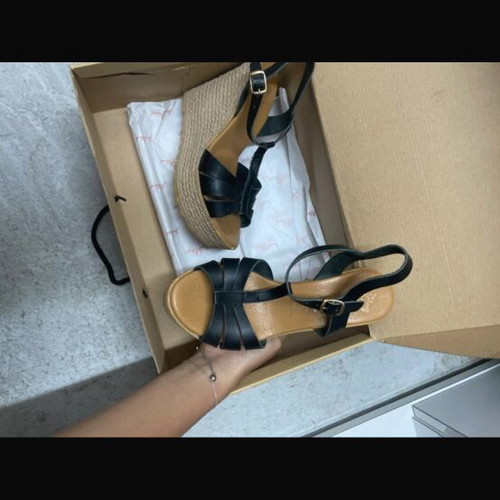 Platform sandals, black and beige, size 37
