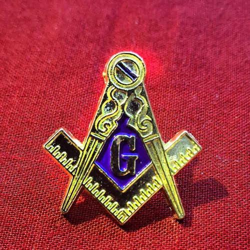 Metal Gold-Plated Masonic Pin new