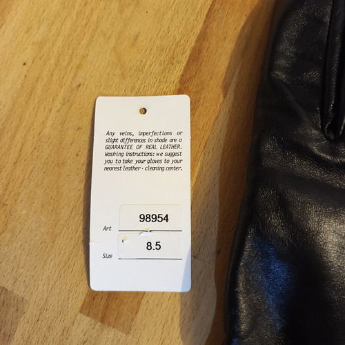 Guy Laroche leather gloves like new, black