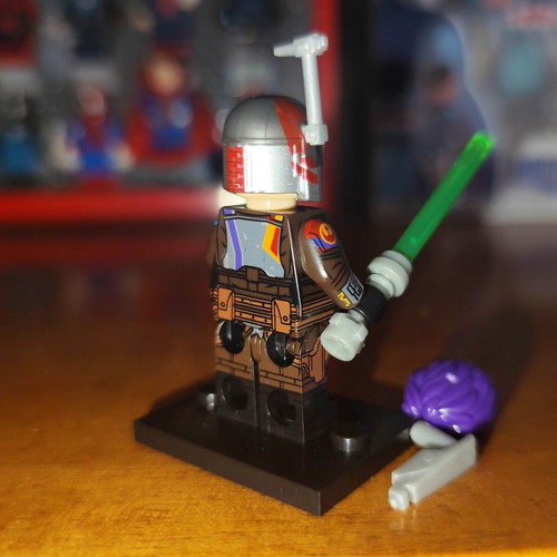 Sabine Wren figure like new with accessories