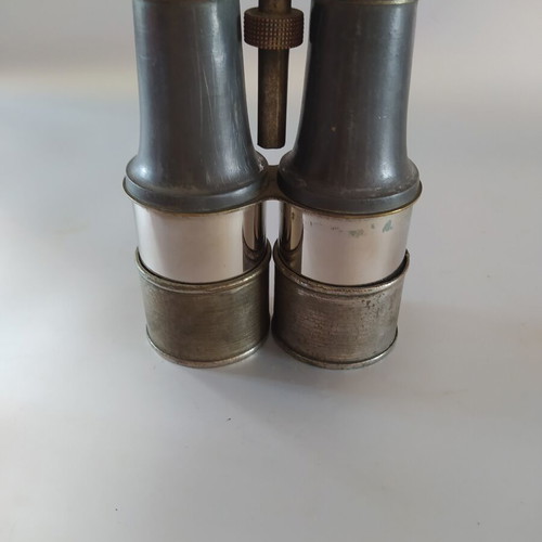 Binoculars used, World War I era, good condition