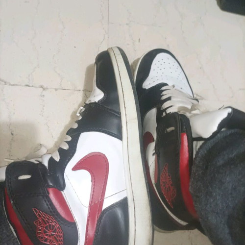 Jordan 1 High sneakers with some marks, size 42