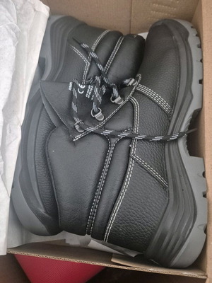 Work shoes with steel toe new, size 42