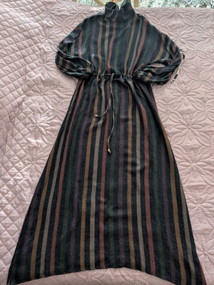 Maxi dress new, multicolor with waist belt and elastic cuffs