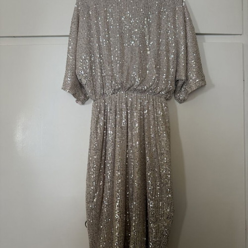 Midi dress gold sequins like new, size XXL