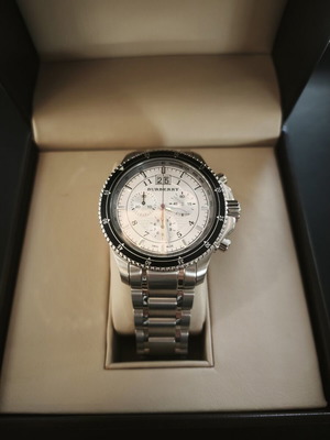 Burberry BU7603 χρονογράφος ελβετικό ρολόι χειρός, μεγάλη ημερομηνία, ασημί λευκό