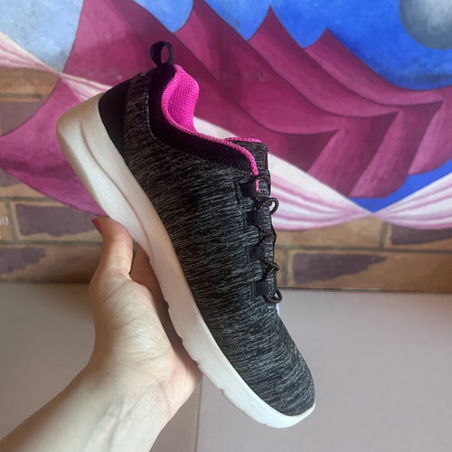 Skechers Dynamight women's athletic shoes with Memory Foam, size 37