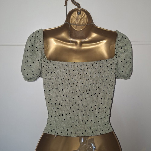 Stradivarius khaki green stretch crop polka dot top size medium