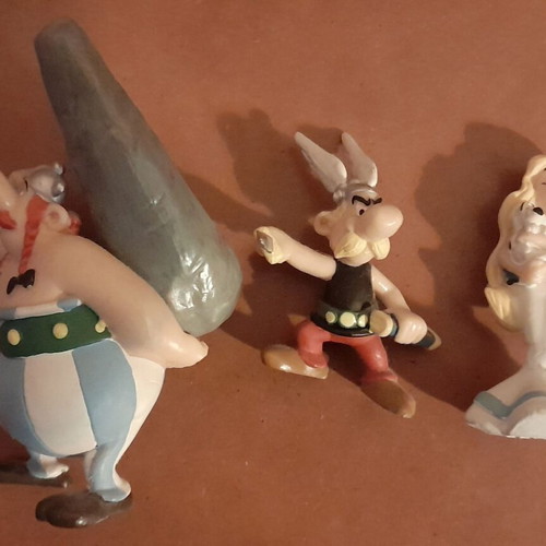 Comic figures like new, set of 4 with Asterix and Esmeralda