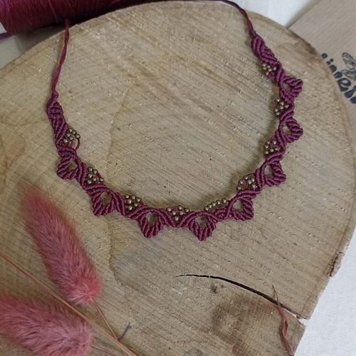 Macrame burgundy necklace with bronze beads and adjustable length