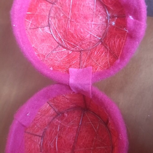 Easter basket almost like new, 12 cm diameter, button closure