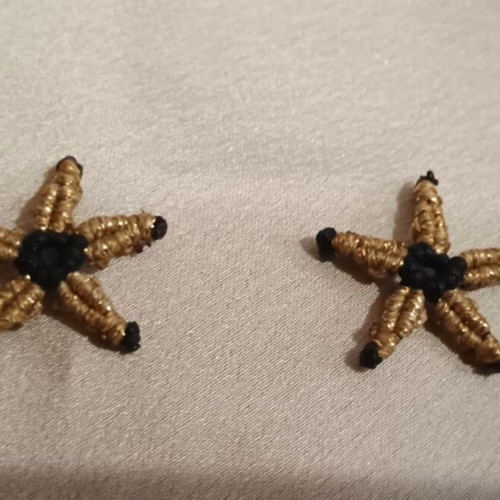 Macrame starfish earrings new with gold thread