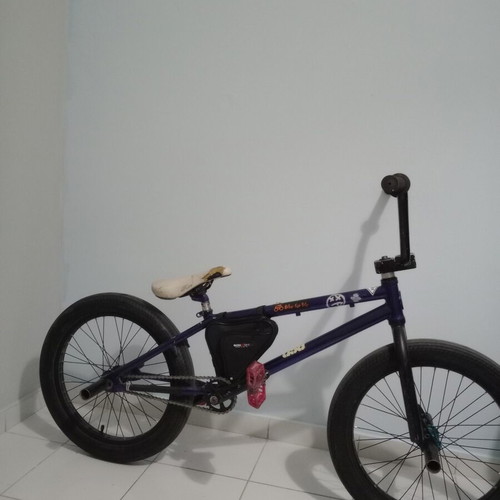 BMX freestyle bike like new with removable storage and new tires