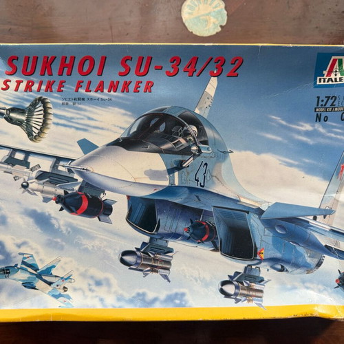 Italeri 059 Sukhoi SU-34/32 Strike Flanker 1/72 model kit