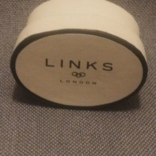 Links of London jewelry box like new for earrings or ring