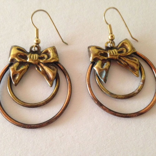 Dangling earrings used with hoops and vintage bows gold-colored