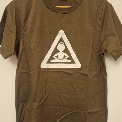 T-shirt dj khaki size Medium like new