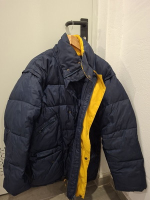 Jacket used, blue and yellow, ideal for snow and rain