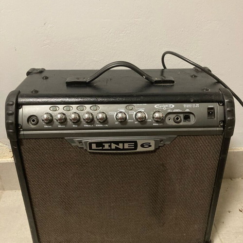 Line 6 Spider Guitar Amplifier like new with 4 mods and 8 effects