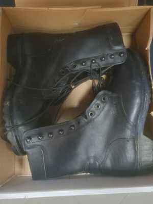 High boots size 43, black