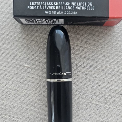 MAC Lipstick nr 565 Gummy Bare like new